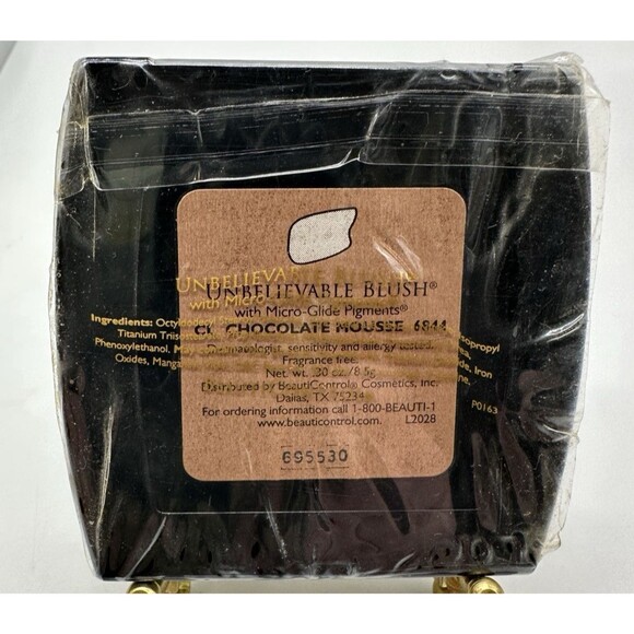 BeautiControl Unbelievable Blush Chocolate Mousse 6844 Brush & Mirror Compact - Picture 1 of 6